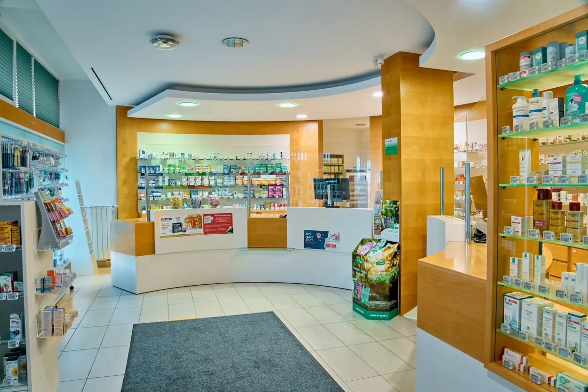 Slika notranjosti lekarne Vipava