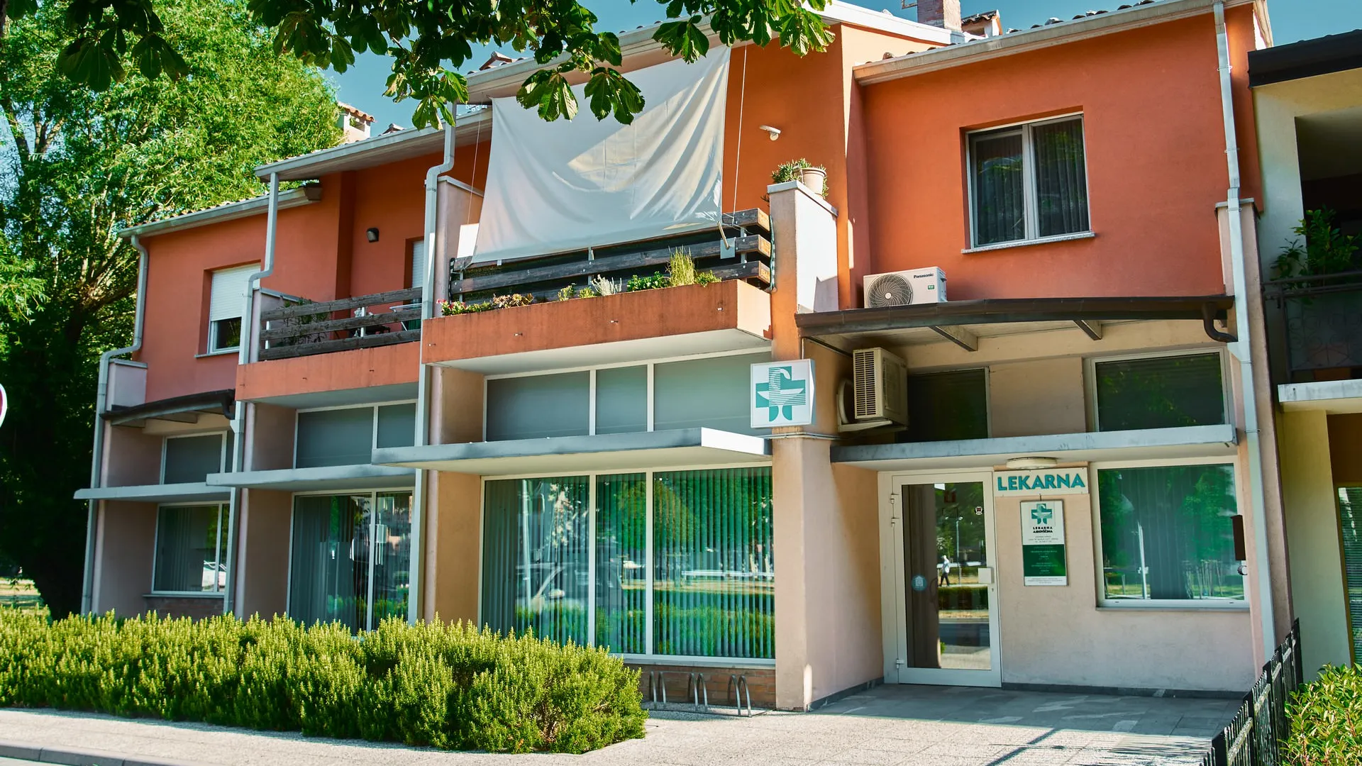 Lekarna Vipava - Zunanjost